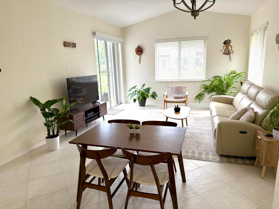 На продажу: $475,000 (3 спален, 2 ванн, 1292 Квадратных фут)