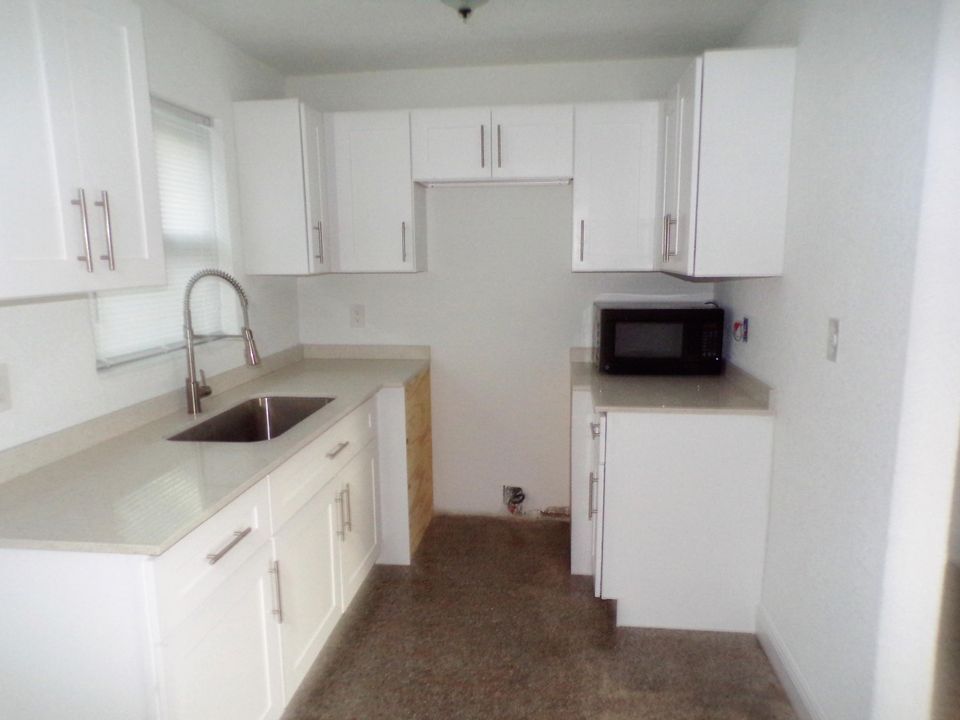 В аренду: $2,100 (3 спален, 1 ванн, 1000 Квадратных фут)