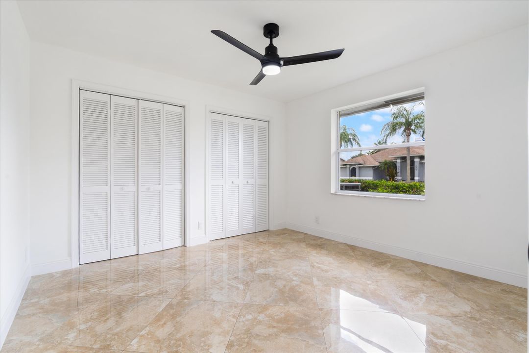 合同活跃: $729,000 (4 贝兹, 2 浴室, 2388 平方英尺)