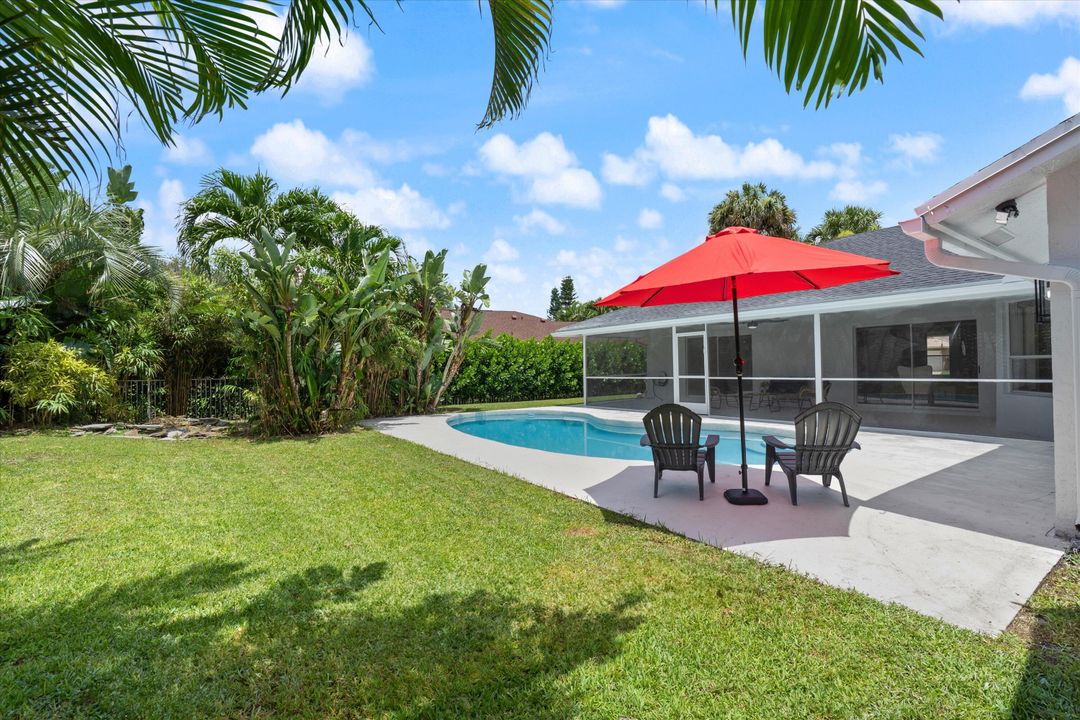 合同活跃: $729,000 (4 贝兹, 2 浴室, 2388 平方英尺)