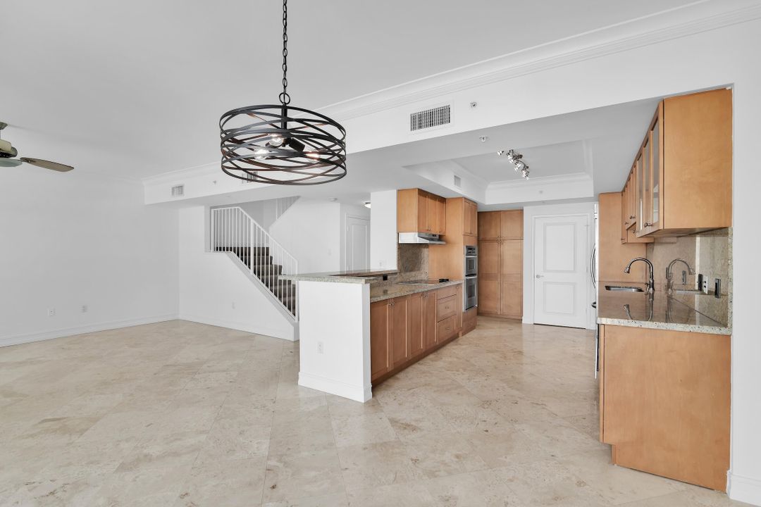 Active With Contract: $995,000 (2 beds, 2 baths, 1816 Square Feet)