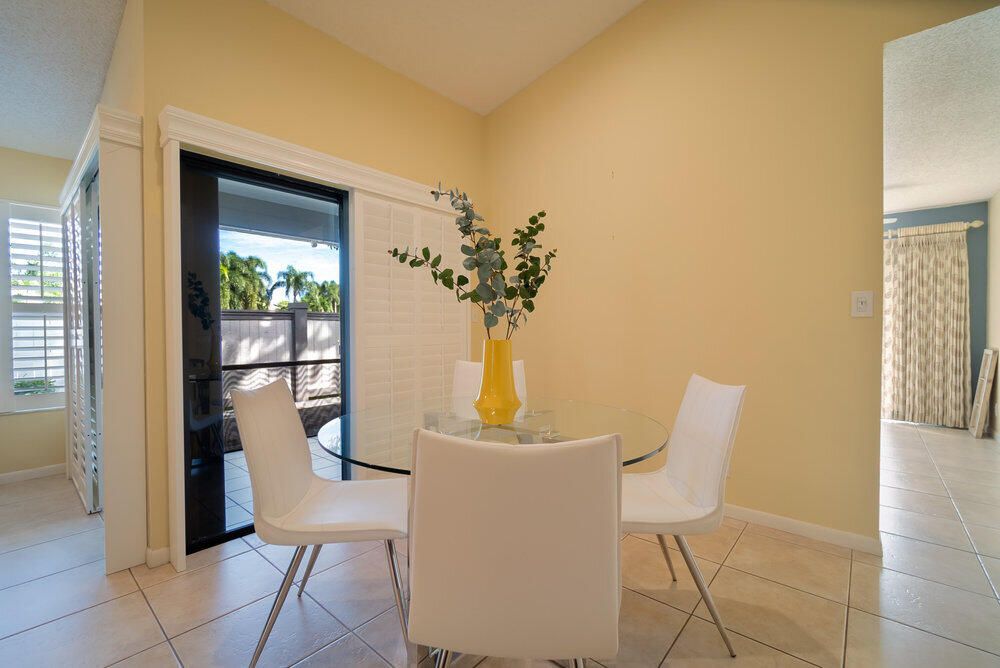 For Sale: $525,000 (2 beds, 2 baths, 1231 Square Feet)