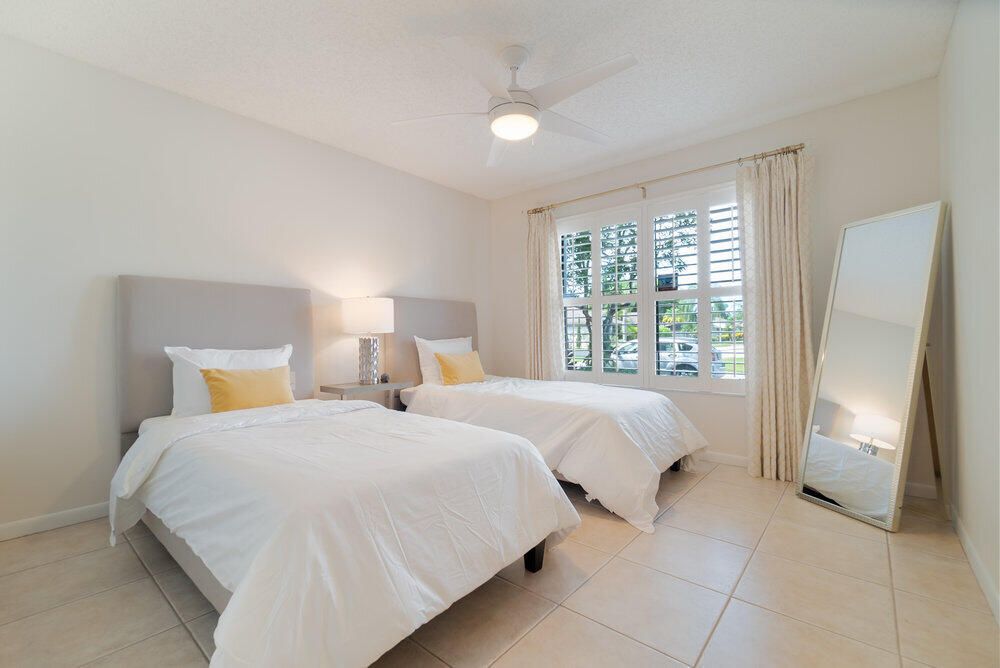 For Sale: $525,000 (2 beds, 2 baths, 1231 Square Feet)