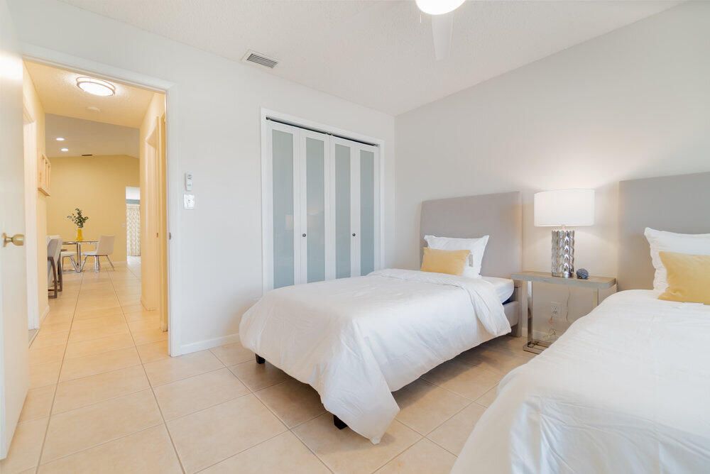 For Sale: $525,000 (2 beds, 2 baths, 1231 Square Feet)