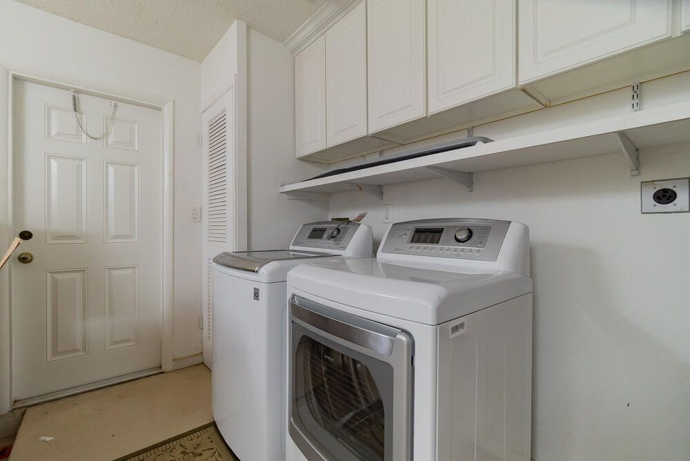 For Sale: $525,000 (2 beds, 2 baths, 1231 Square Feet)