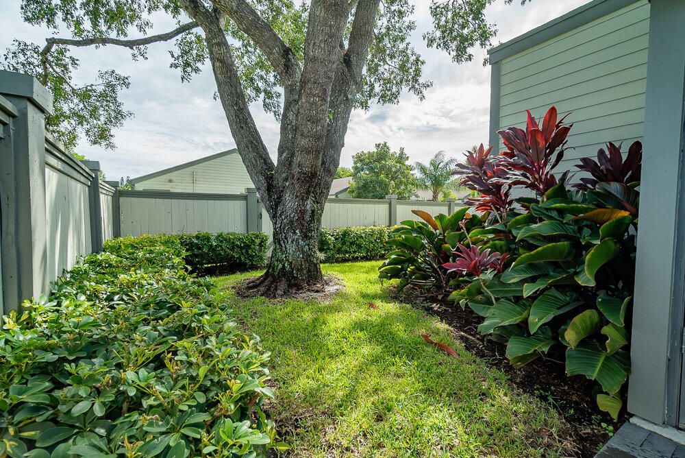 For Sale: $525,000 (2 beds, 2 baths, 1231 Square Feet)