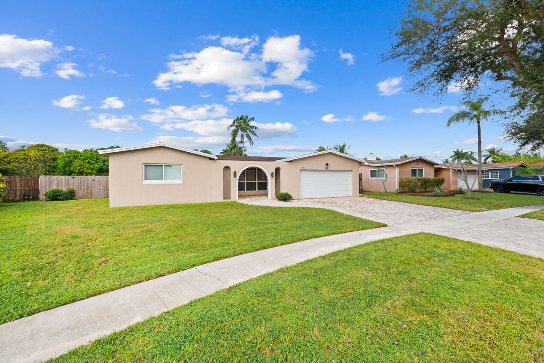 Active With Contract: $649,999 (3 beds, 2 baths, 1829 Square Feet)