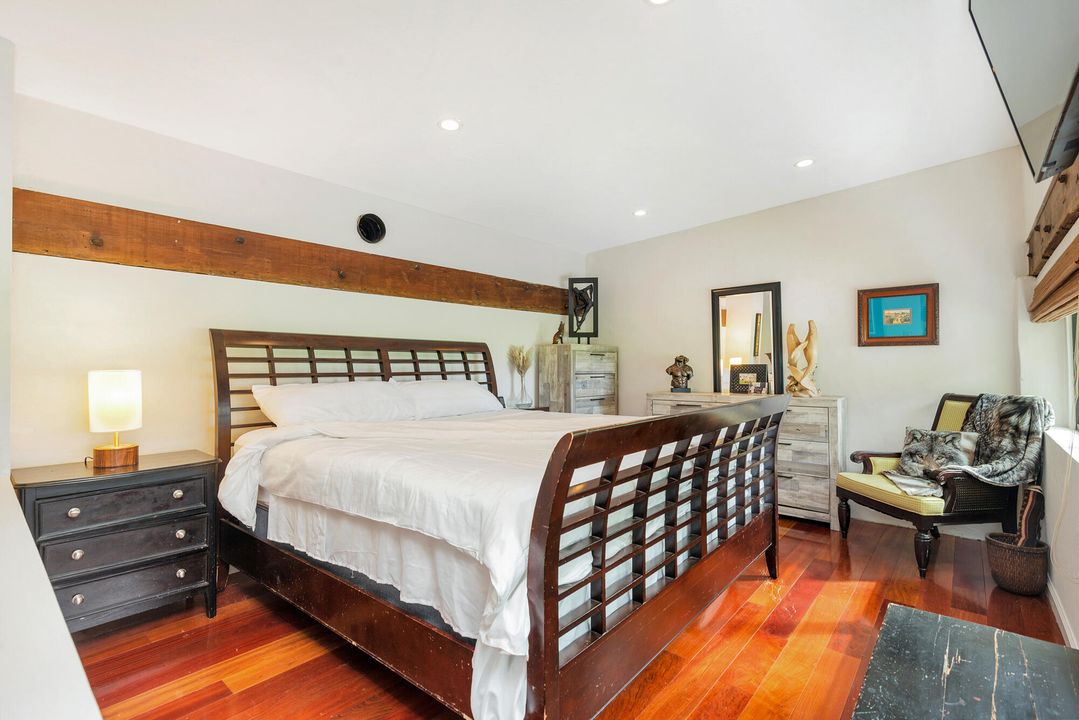 For Sale: $2,195,000 (4 beds, 4 baths, 2480 Square Feet)