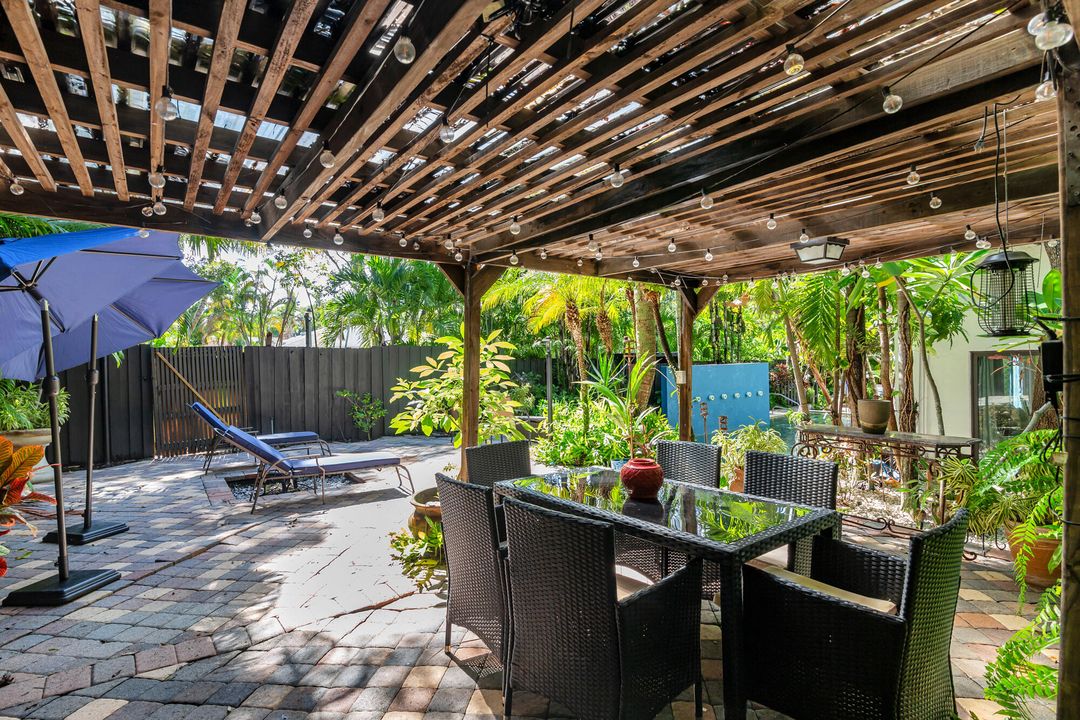 For Sale: $2,195,000 (4 beds, 4 baths, 2480 Square Feet)