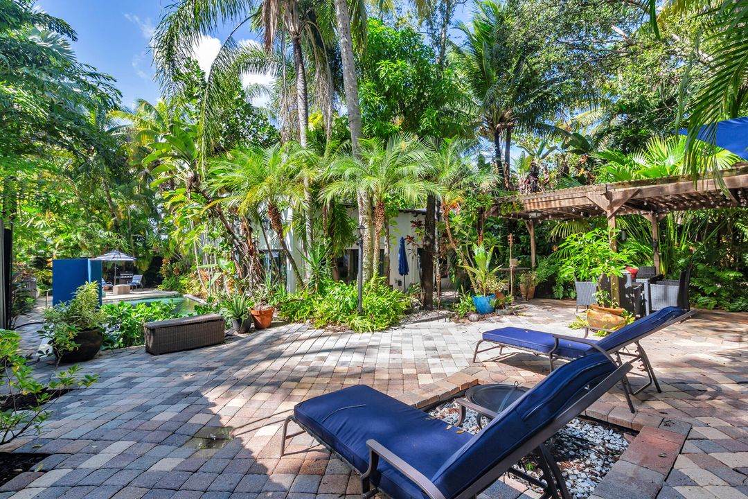 For Sale: $2,195,000 (4 beds, 4 baths, 2480 Square Feet)