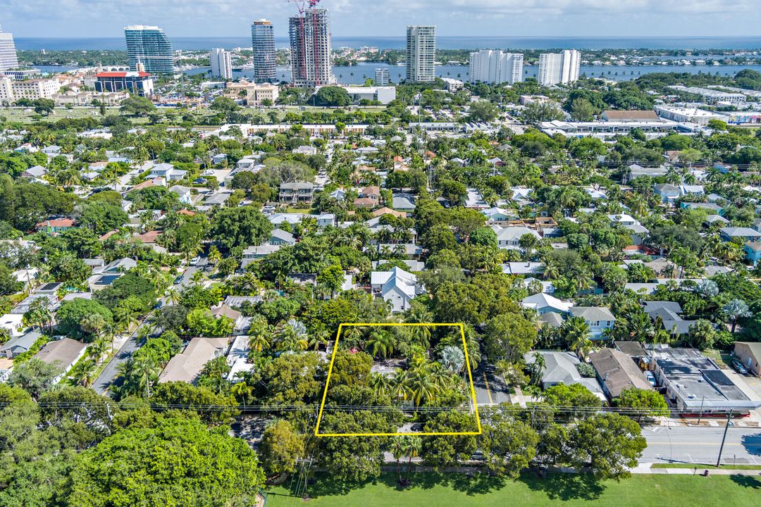 For Sale: $2,195,000 (4 beds, 4 baths, 2480 Square Feet)