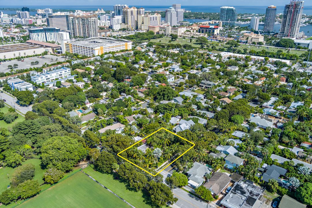 For Sale: $2,195,000 (4 beds, 4 baths, 2480 Square Feet)