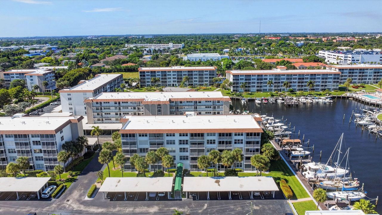 На продажу: $320,000 (2 спален, 2 ванн, 1200 Квадратных фут)