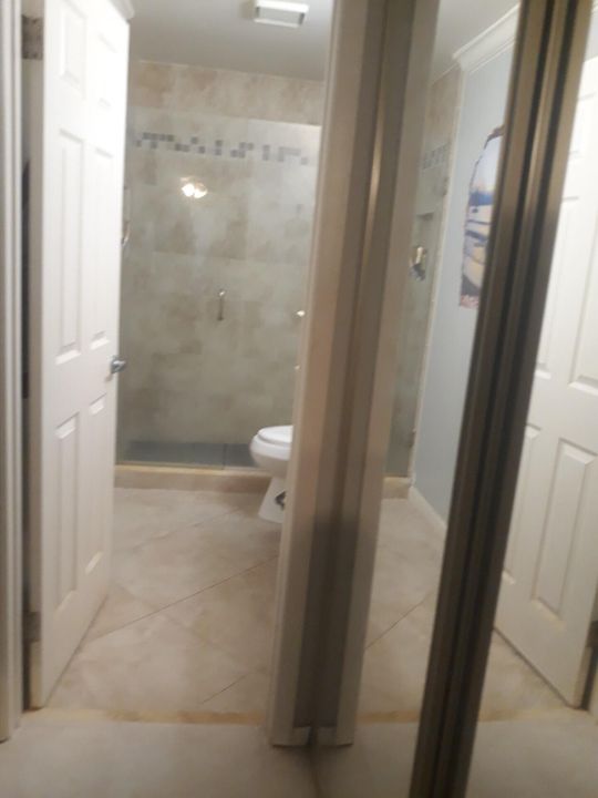 待售: $270,000 (2 贝兹, 2 浴室, 950 平方英尺)