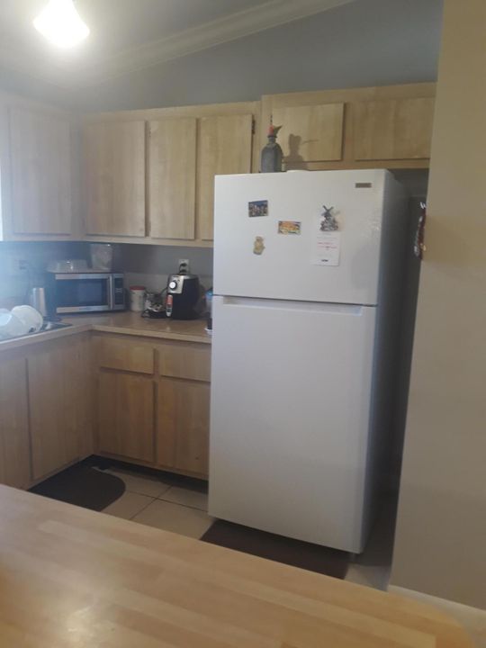 待售: $270,000 (2 贝兹, 2 浴室, 950 平方英尺)