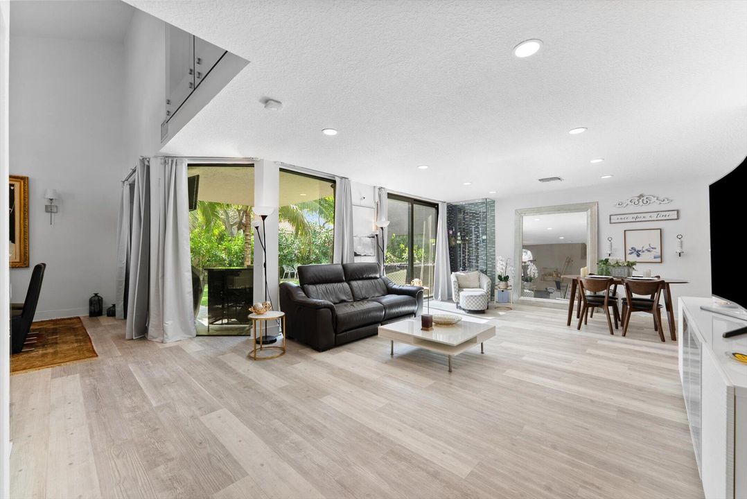 Active With Contract: $675,000 (4 beds, 2 baths, 2060 Square Feet)