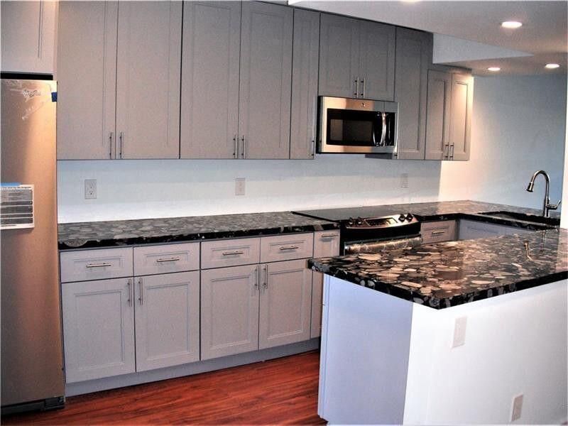 For Rent: $2,400 (2 beds, 1 baths, 1056 Square Feet)