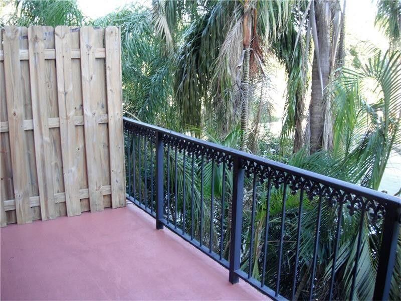 For Rent: $2,400 (2 beds, 1 baths, 1056 Square Feet)