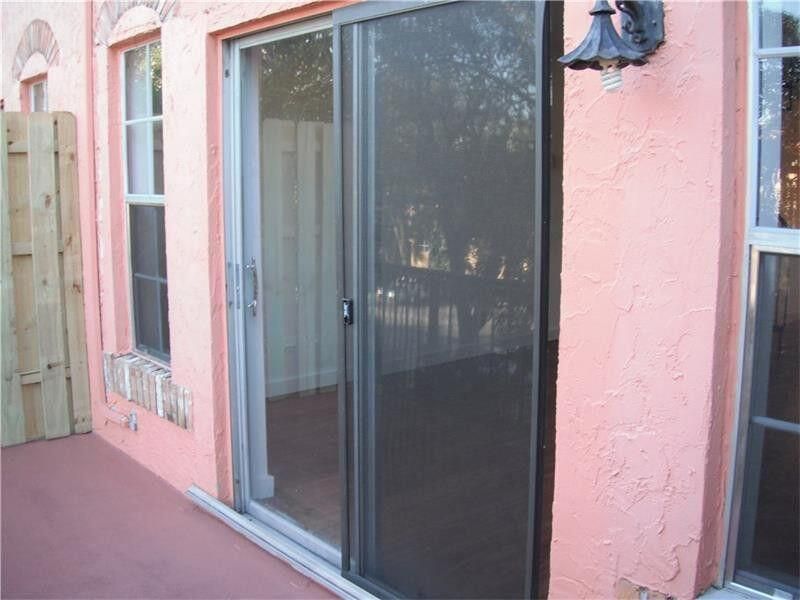 For Rent: $2,400 (2 beds, 1 baths, 1056 Square Feet)