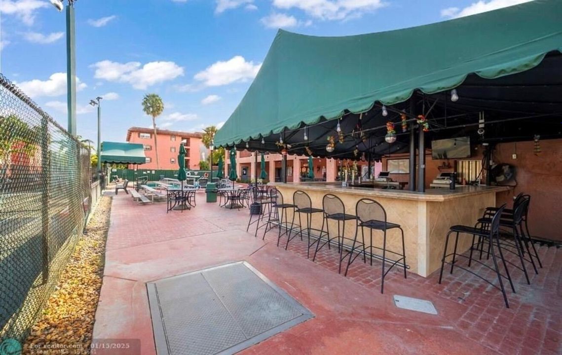 For Rent: $2,400 (2 beds, 1 baths, 1056 Square Feet)