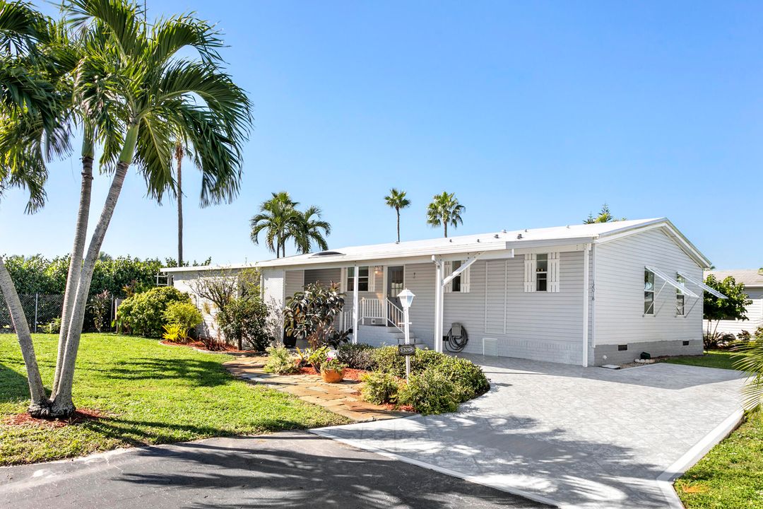 合同活跃: $234,000 (2 贝兹, 2 浴室, 1568 平方英尺)