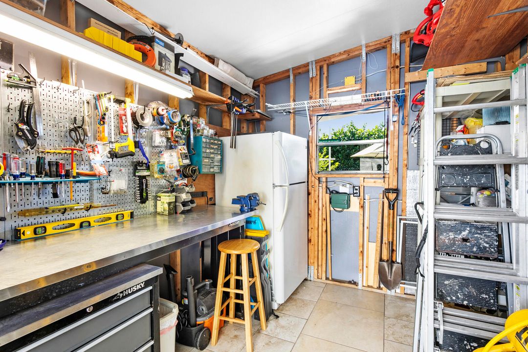 合同活跃: $234,000 (2 贝兹, 2 浴室, 1568 平方英尺)