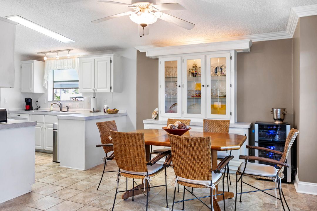 合同活跃: $234,000 (2 贝兹, 2 浴室, 1568 平方英尺)