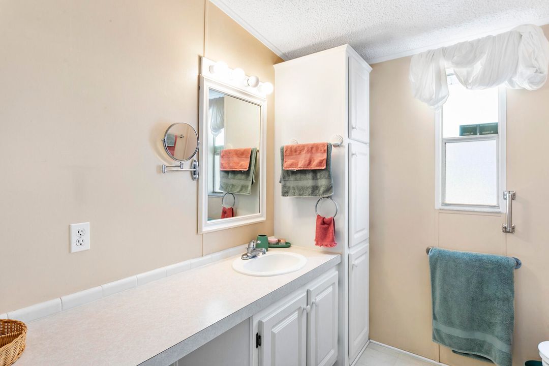 合同活跃: $234,000 (2 贝兹, 2 浴室, 1568 平方英尺)