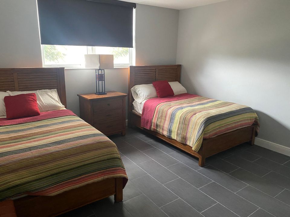 出租: $4,000 (2 贝兹, 2 浴室, 1358 平方英尺)