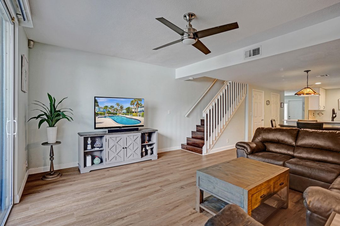 For Sale: $589,000 (3 beds, 2 baths, 1398 Square Feet)