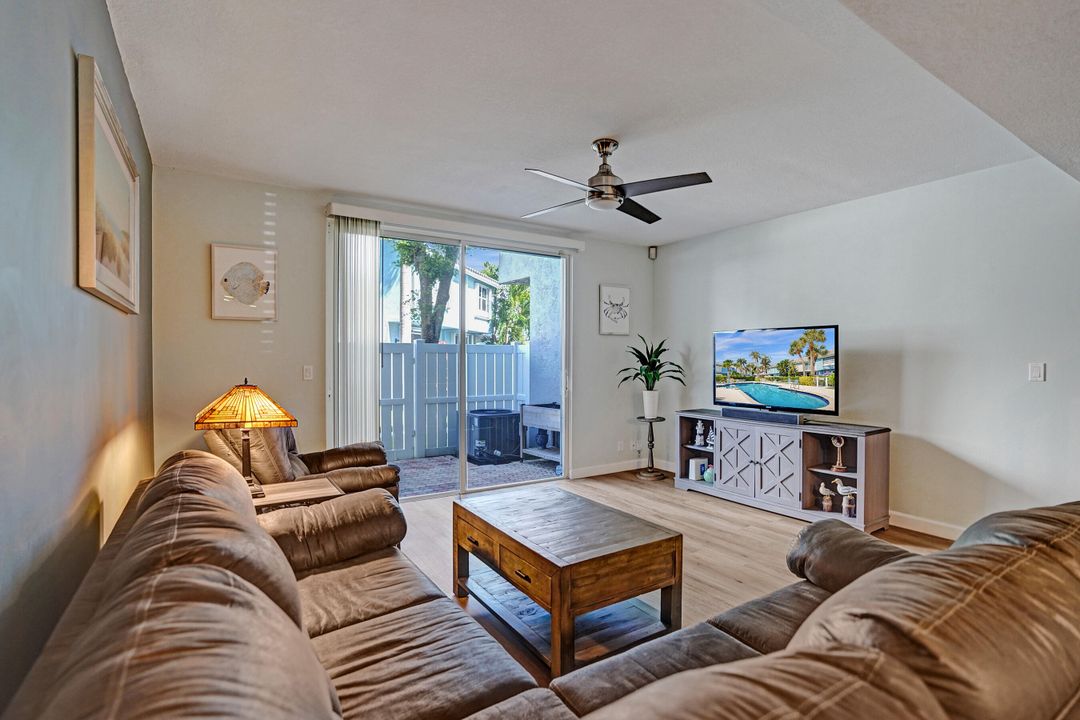 For Sale: $589,000 (3 beds, 2 baths, 1398 Square Feet)