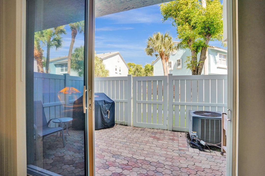 For Sale: $589,000 (3 beds, 2 baths, 1398 Square Feet)