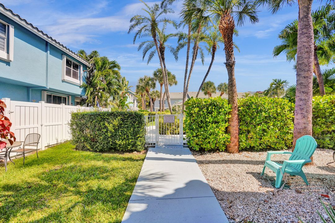 For Sale: $589,000 (3 beds, 2 baths, 1398 Square Feet)