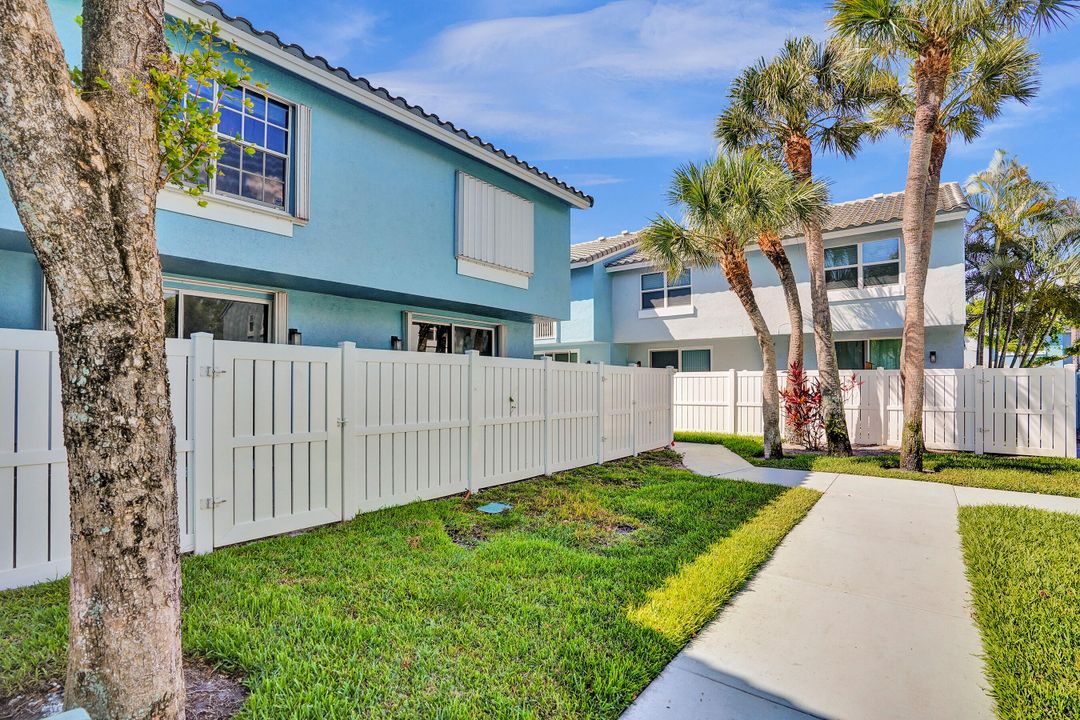 For Sale: $589,000 (3 beds, 2 baths, 1398 Square Feet)