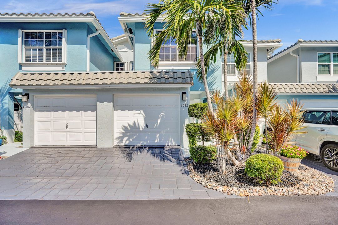 For Sale: $589,000 (3 beds, 2 baths, 1398 Square Feet)