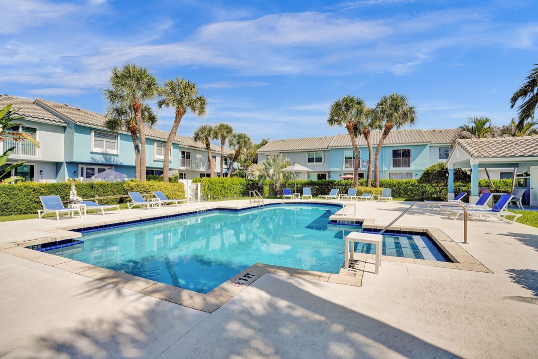 For Sale: $589,000 (3 beds, 2 baths, 1398 Square Feet)