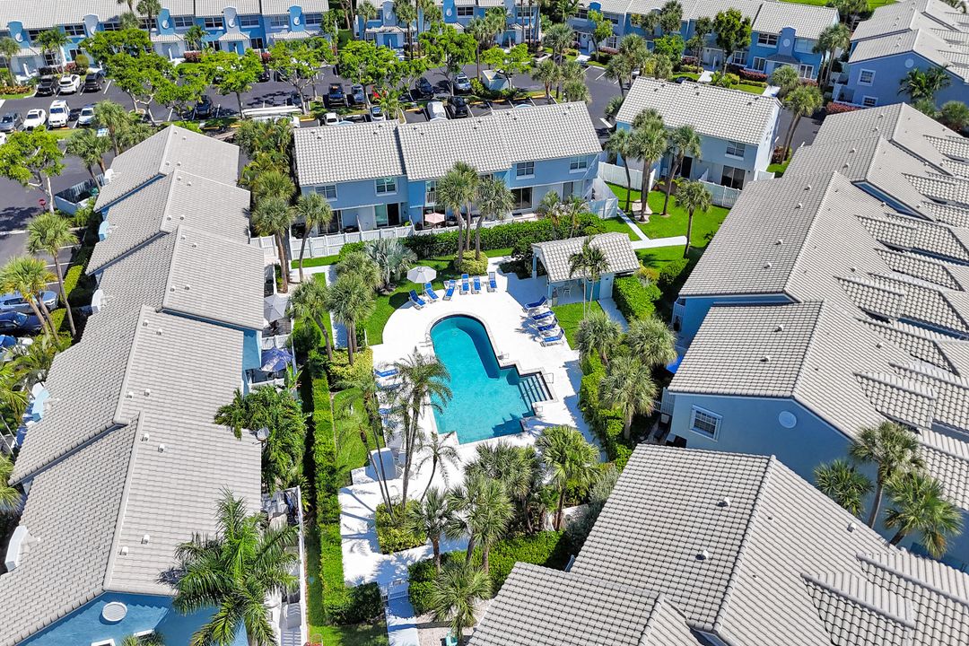 For Sale: $589,000 (3 beds, 2 baths, 1398 Square Feet)