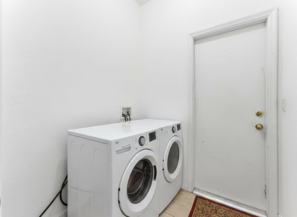 En Venta: $539,000 (3 camas, 2 baños, 2044 Pies cuadrados)