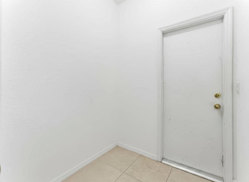 En Venta: $539,000 (3 camas, 2 baños, 2044 Pies cuadrados)