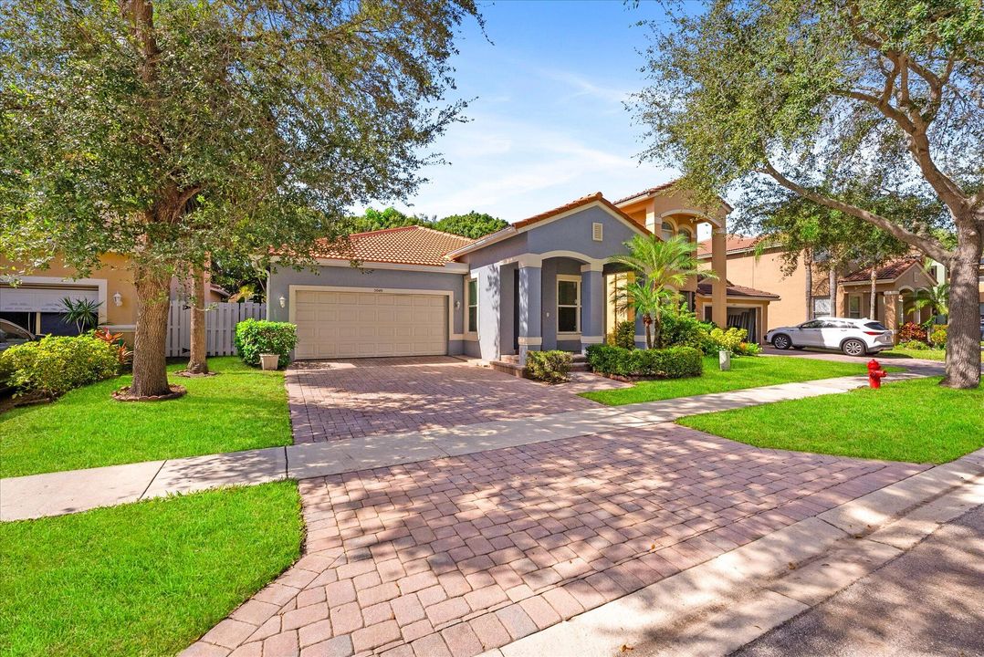 En Venta: $539,000 (3 camas, 2 baños, 2044 Pies cuadrados)