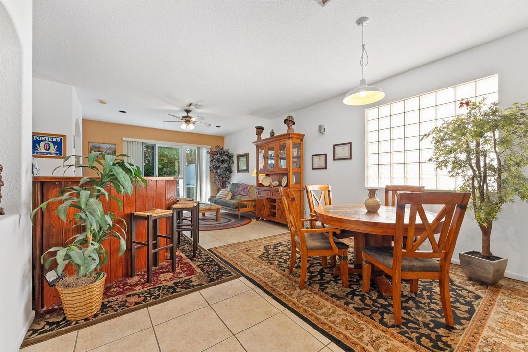 En Venta: $539,000 (3 camas, 2 baños, 2044 Pies cuadrados)