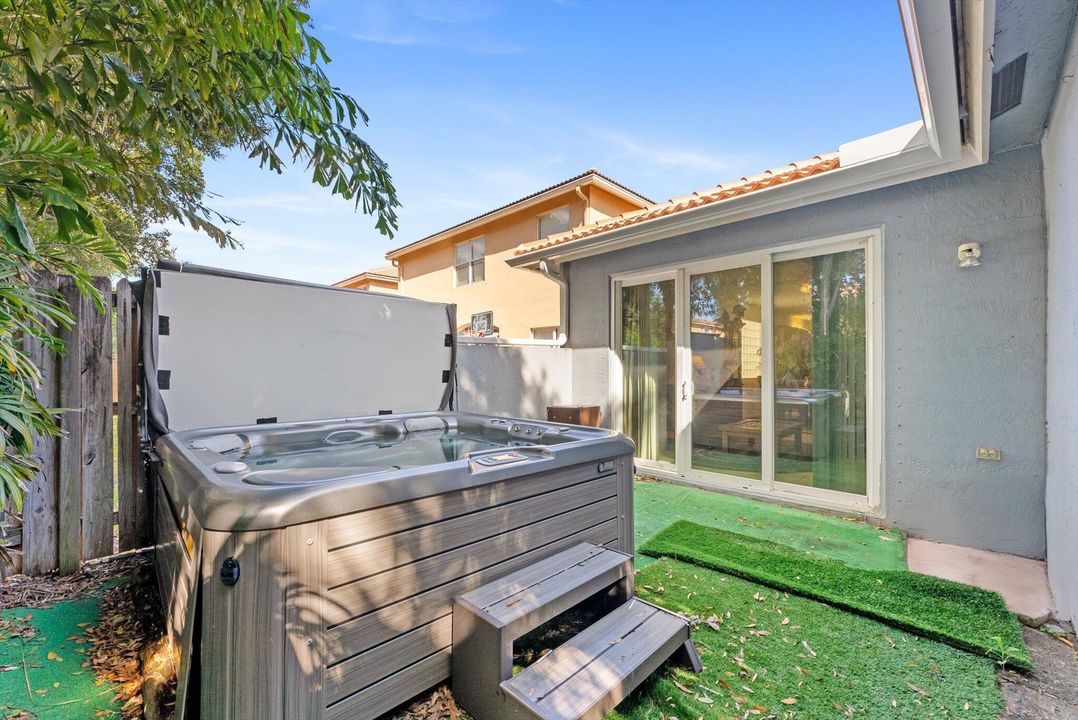 En Venta: $539,000 (3 camas, 2 baños, 2044 Pies cuadrados)