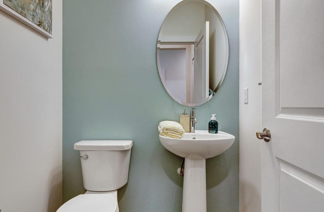 На продажу: $360,000 (3 спален, 2 ванн, 1690 Квадратных фут)