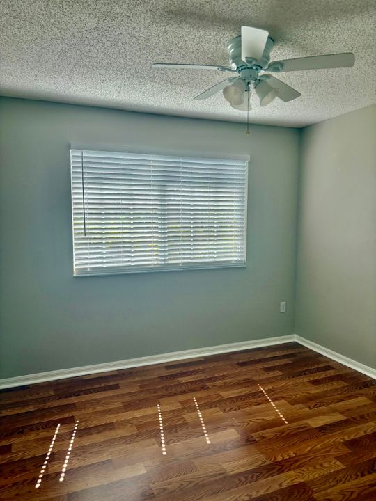 Под контрактом: $2,300 (3 спален, 2 ванн, 1173 Квадратных фут)