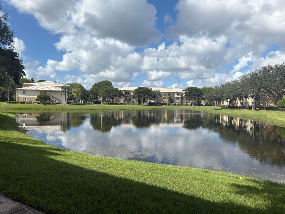 Под контрактом: $2,300 (3 спален, 2 ванн, 1173 Квадратных фут)