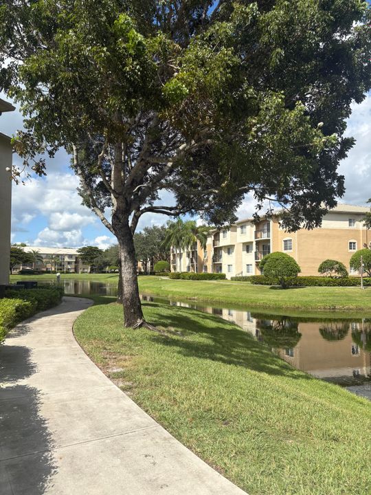 Под контрактом: $2,300 (3 спален, 2 ванн, 1173 Квадратных фут)