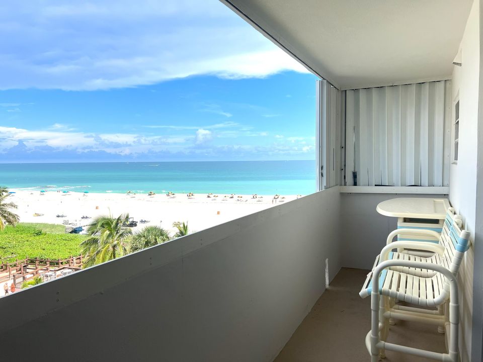 Под контрактом: $2,290 (1 спален, 1 ванн, 720 Квадратных фут)