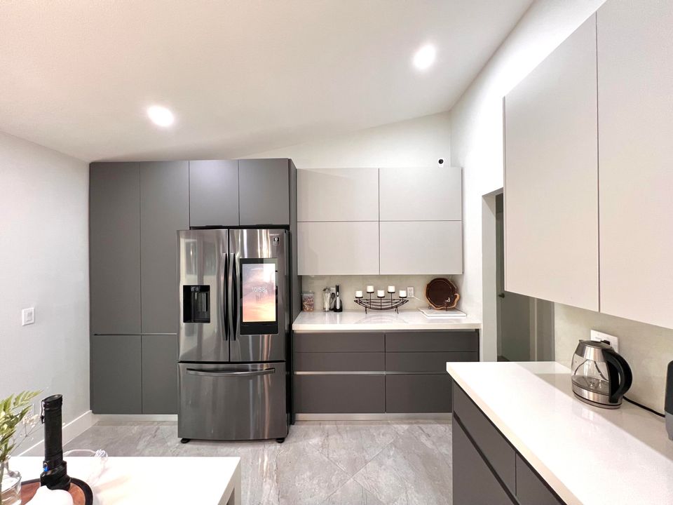 待售: $720,000 (4 贝兹, 2 浴室, 1696 平方英尺)