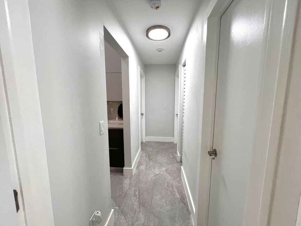 待售: $720,000 (4 贝兹, 2 浴室, 1696 平方英尺)