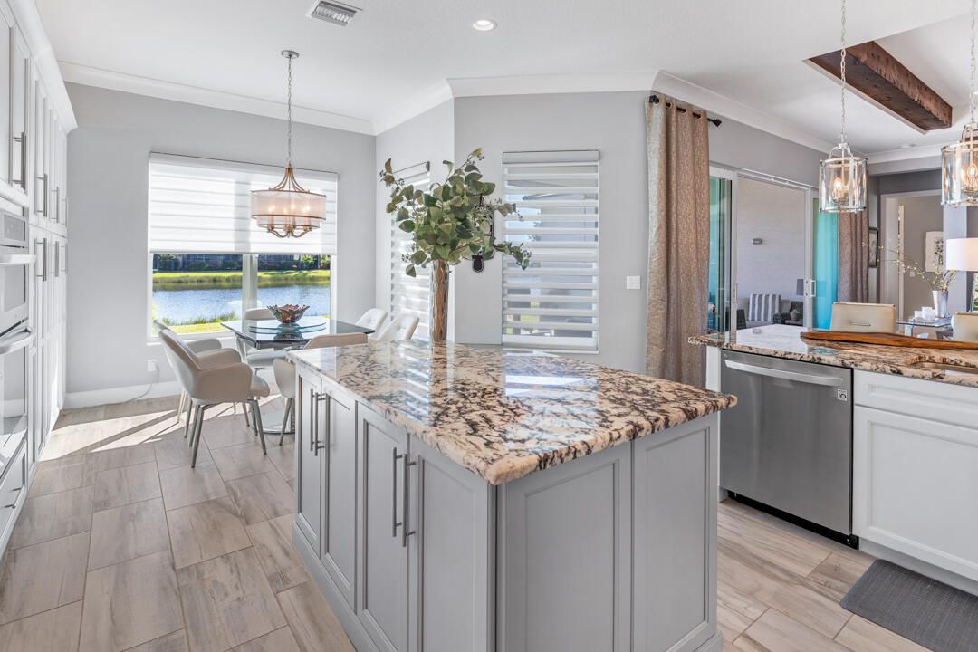 Active With Contract: $989,000 (3 beds, 3 baths, 2753 Square Feet)